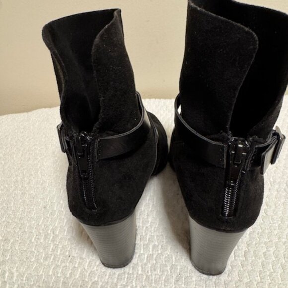 New Directions Black Suede Ankle Boots Block Heel Buckle Strap Back Zip Bootie - Picture 3 of 6